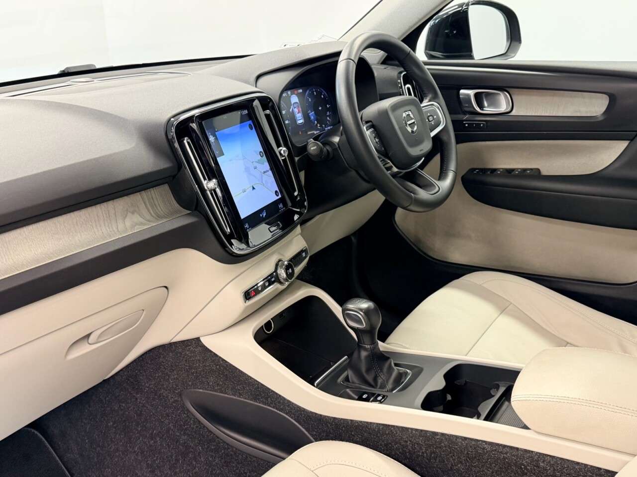 2018 VOLVO XC40 2018 VOLVO XC40