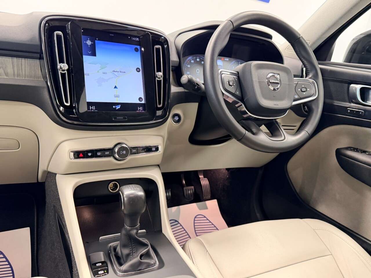 2018 VOLVO XC40 2018 VOLVO XC40