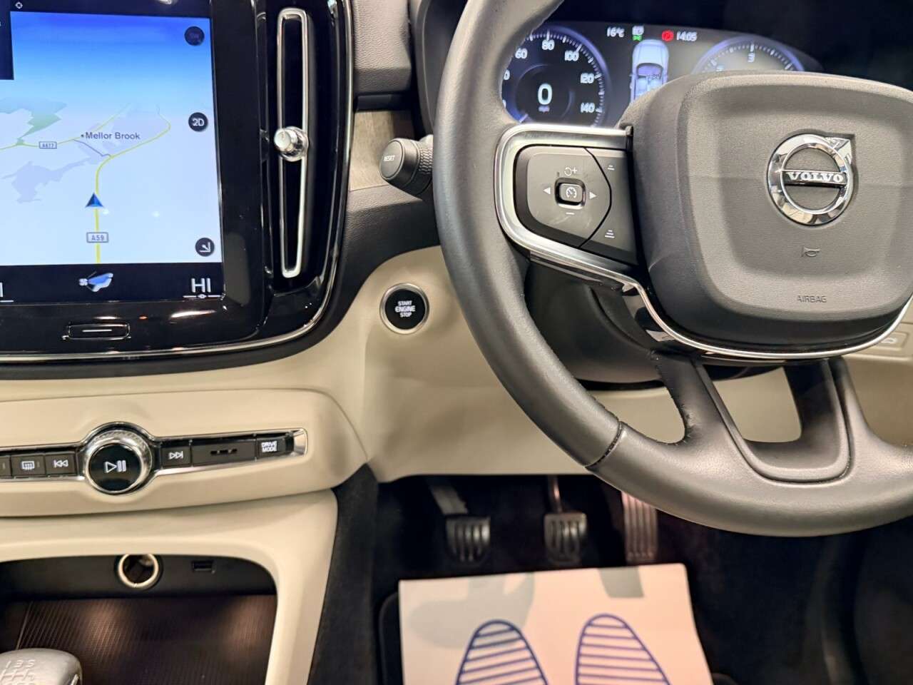 2018 VOLVO XC40 2018 VOLVO XC40