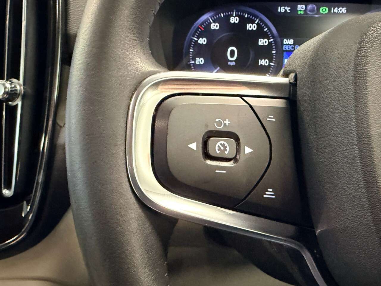 2018 VOLVO XC40 2018 VOLVO XC40