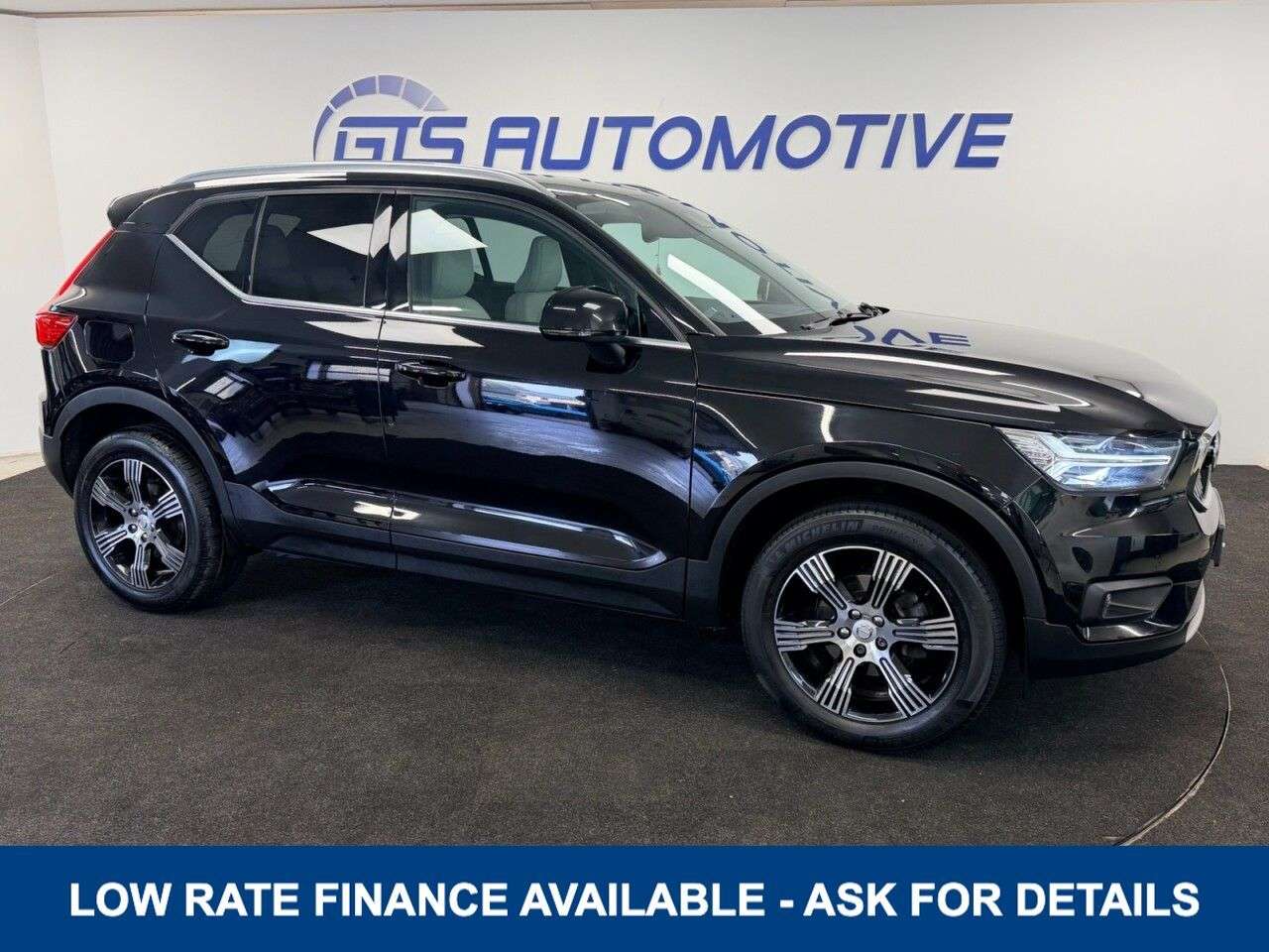 A 2018 VOLVO XC40 2.0 D3 INSCRIPTION 150 BHP + SAT NAV + LEATHER SIX MONTH WARRANTY NOV 2026 A 2018 VOLVO XC40 2.0 D3 INSCRIPTION 150 BHP + SAT NAV + LEATHER SIX MONTH WARRANTY NOV 2026