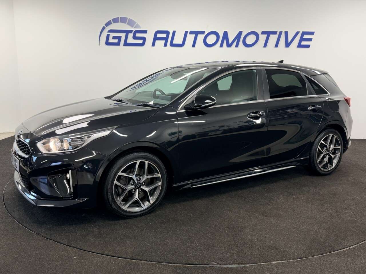 A 2019 KIA CEED 1.0 T-GDi GT-LINE FIVE DOOR 120 BHP + SAT NAV + HEATED SEATS SIX MONTH WARR A 2019 KIA CEED 1.0 T-GDi GT-LINE FIVE DOOR 120 BHP + SAT NAV + HEATED SEATS SIX MONTH WARR