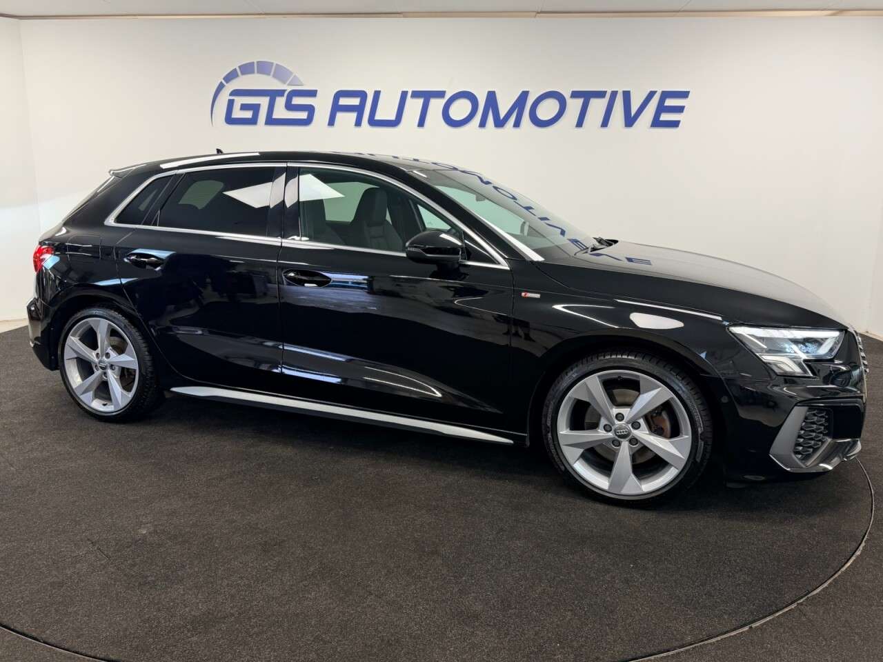 A 2020 AUDI A3 SPORTBACK 2.0 TDI 35 S-LINE FIVE DOOR S-TRONIC 150 BHP + SAT NAV + B&O SOUN A 2020 AUDI A3 SPORTBACK 2.0 TDI 35 S-LINE FIVE DOOR S-TRONIC 150 BHP + SAT NAV + B&O SOUN
