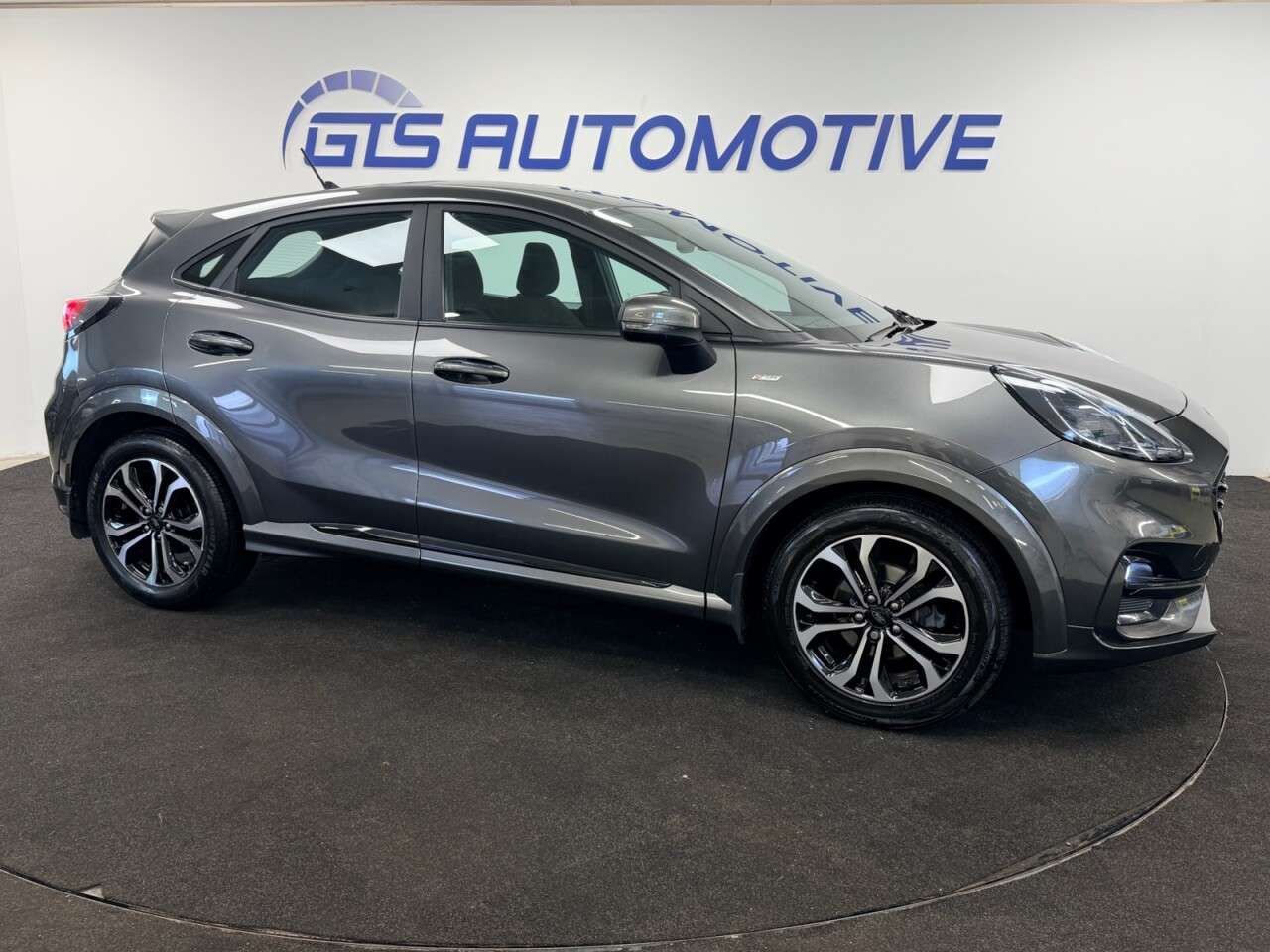 A 2021 FORD PUMA 1.0 TURBO ECOBOOST MHEV ST-LINE 125 BHP + SAT NAV + PARKING SENSORS SIX MON A 2021 FORD PUMA 1.0 TURBO ECOBOOST MHEV ST-LINE 125 BHP + SAT NAV + PARKING SENSORS SIX MON