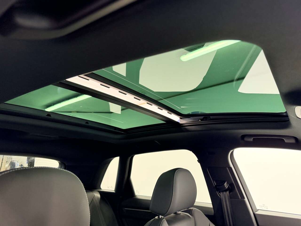 A 2020 AUDI Q3 2.0 TDI 35 S-LINE S-TRONIC AUTOMATIC 150 BHP + SAT NAV + GLASS SUNROOF + CA A 2020 AUDI Q3 2.0 TDI 35 S-LINE S-TRONIC AUTOMATIC 150 BHP + SAT NAV + GLASS SUNROOF + CA