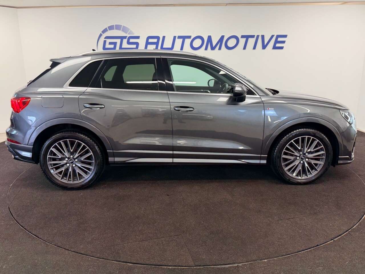 2020 AUDI Q3 2020 AUDI Q3