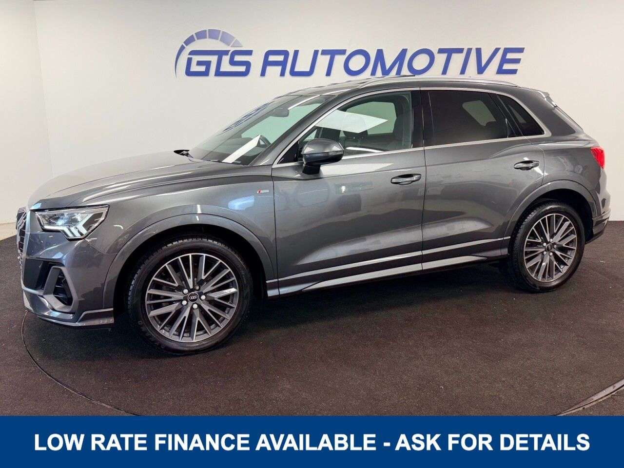 A 2020 AUDI Q3 2.0 TDI 35 S-LINE S-TRONIC AUTOMATIC 150 BHP + SAT NAV + GLASS SUNROOF + CA A 2020 AUDI Q3 2.0 TDI 35 S-LINE S-TRONIC AUTOMATIC 150 BHP + SAT NAV + GLASS SUNROOF + CA