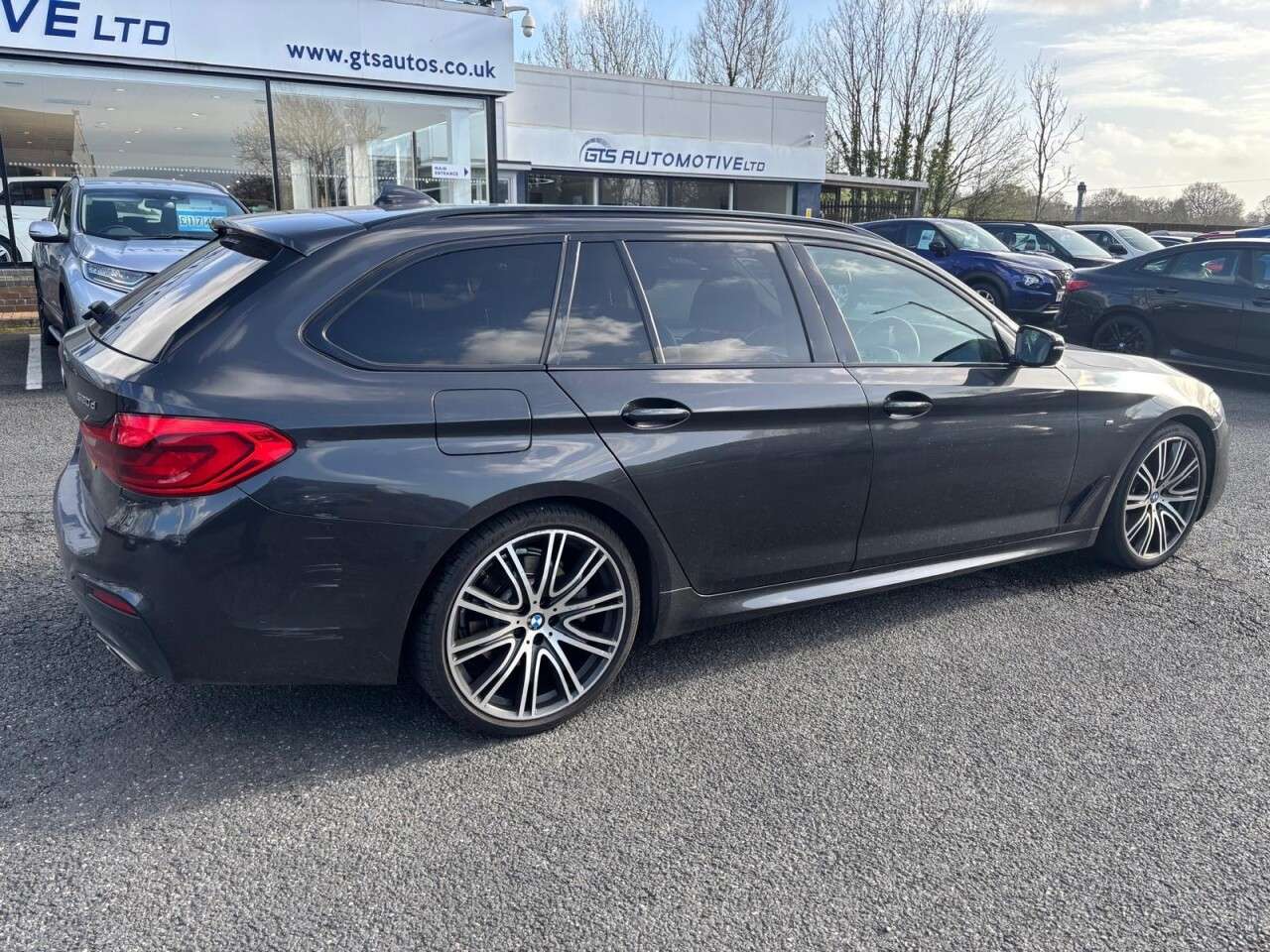 2019 BMW 5 SERIES TOURING 2019 BMW 5 SERIES TOURING
