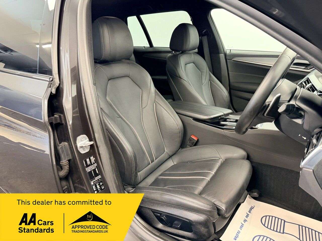 A 2019 BMW 5 SERIES TOURING 520d M-SPORT PLUS AUTO xDRIVE 4x4 190 BHP + HARMON KARDON + SAT NAV + HEATE A 2019 BMW 5 SERIES TOURING 520d M-SPORT PLUS AUTO xDRIVE 4x4 190 BHP + HARMON KARDON + SAT NAV + HEATE