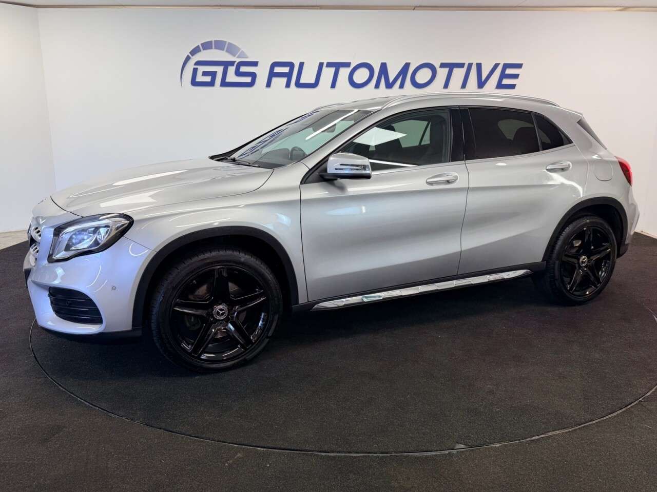 A 2017 MERCEDES-BENZ GLA 220d AMG LINE PREMIUM 7G-DCT AUTO 4MATIC 4WD 180 BHP + SAT NAV + HEATED SEA A 2017 MERCEDES-BENZ GLA 220d AMG LINE PREMIUM 7G-DCT AUTO 4MATIC 4WD 180 BHP + SAT NAV + HEATED SEA