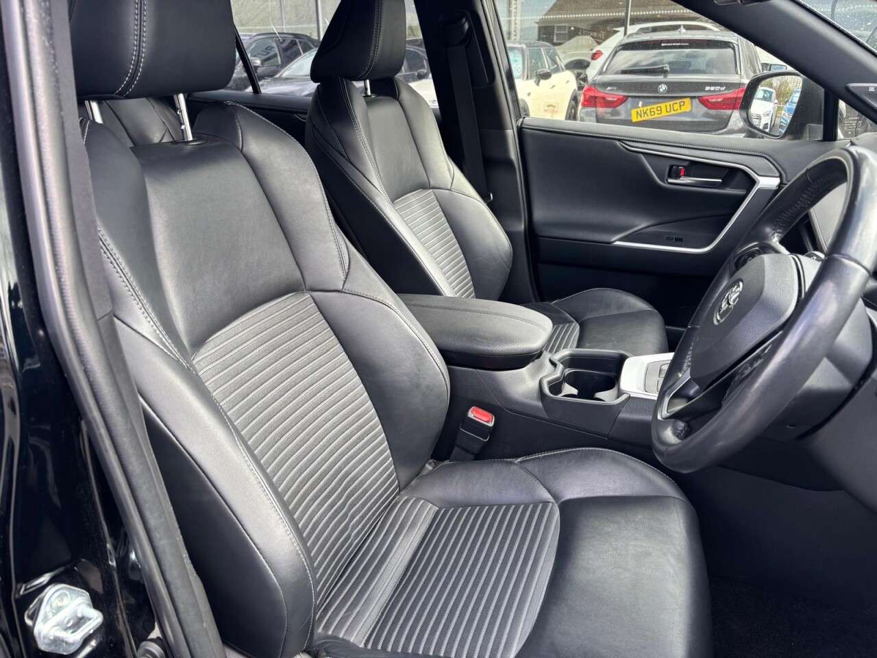 A 2021 TOYOTA RAV4 2.5 VVT-h BLACK EDITION HYBRID CVT AUTO 220 BHP A 2021 TOYOTA RAV4 2.5 VVT-h BLACK EDITION HYBRID CVT AUTO 220 BHP