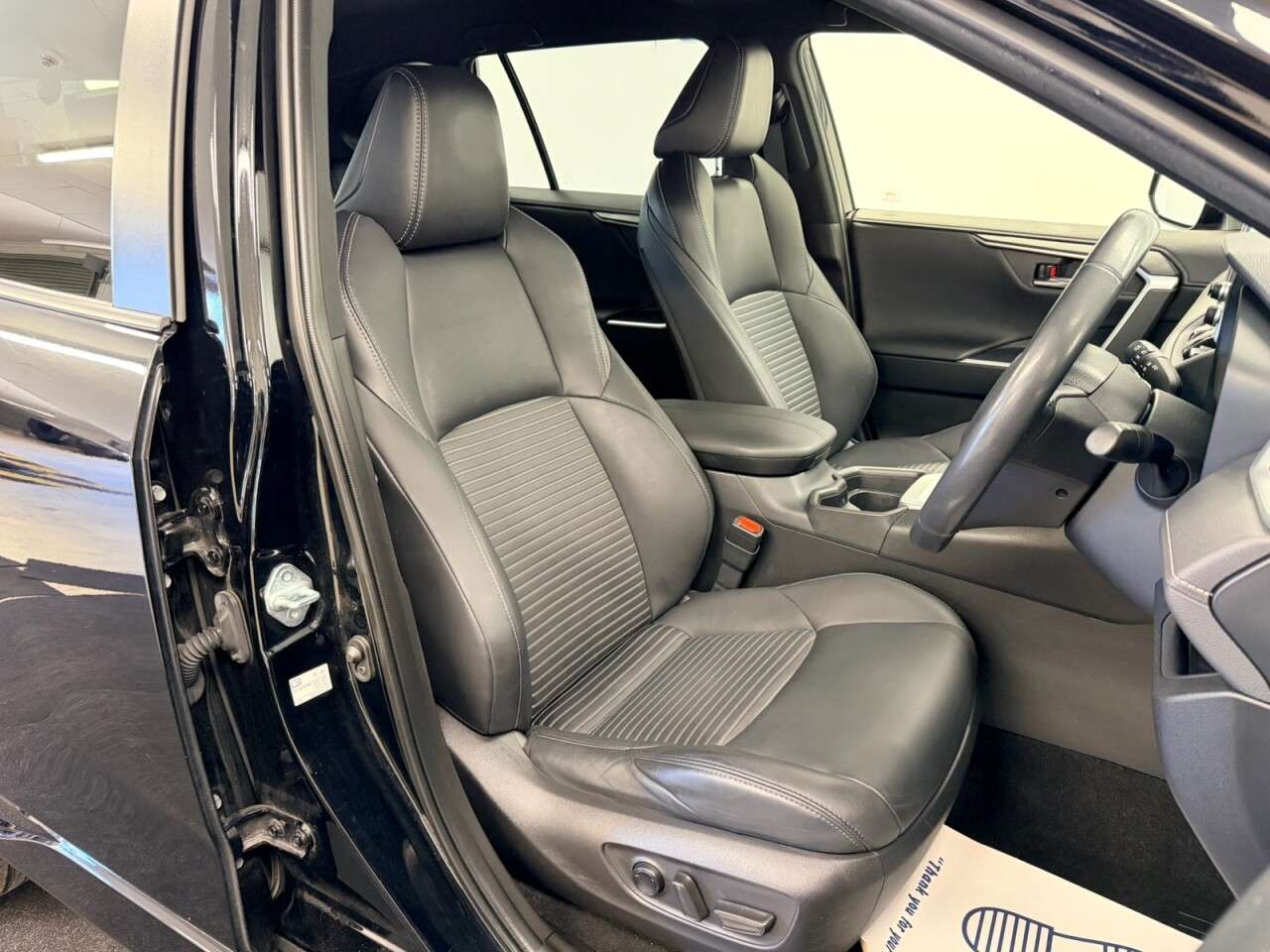 A 2021 TOYOTA RAV4 2.5 VVT-h BLACK EDITION HYBRID CVT AUTO 220 BHP + SAT NAV + REAR CAMERA SIX A 2021 TOYOTA RAV4 2.5 VVT-h BLACK EDITION HYBRID CVT AUTO 220 BHP + SAT NAV + REAR CAMERA SIX