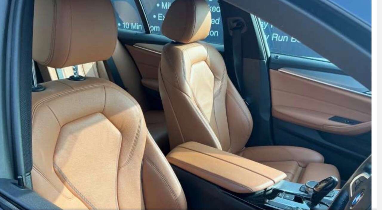 A 2019 BMW 5 SERIES 530e 9.2kWh M-SPORT PLUG-IN HYBRID AUTO 255 BHP + SAT NAV + HEATED LEATHER A 2019 BMW 5 SERIES 530e 9.2kWh M-SPORT PLUG-IN HYBRID AUTO 255 BHP + SAT NAV + HEATED LEATHER