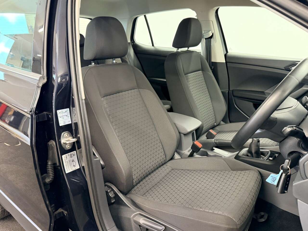 A 2019 VOLKSWAGEN T-CROSS 1.0 TSI SE 115 BHP + APPLE CAR PLAY + PARKING SENSORS SIX MONTH WARRANTY MA A 2019 VOLKSWAGEN T-CROSS 1.0 TSI SE 115 BHP + APPLE CAR PLAY + PARKING SENSORS SIX MONTH WARRANTY MA