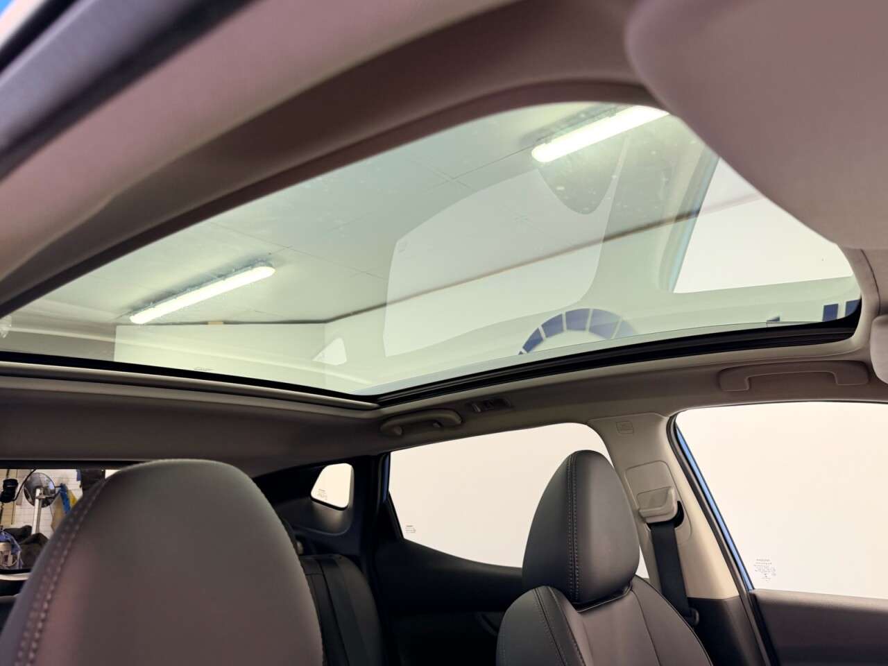 A 2017 NISSAN QASHQAI 1.2 DIG-T TEKNA 115 BHP + SAT NAV + GLASS SUNROOF + 360 CAMERAS SIX MONTH W A 2017 NISSAN QASHQAI 1.2 DIG-T TEKNA 115 BHP + SAT NAV + GLASS SUNROOF + 360 CAMERAS SIX MONTH W