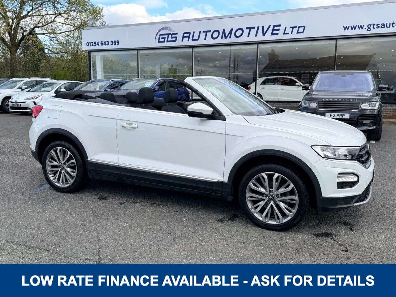 A 2021 VOLKSWAGEN T-ROC CABRIOLET 1.5 TSI EVO DESIGN DSG AUTO 150 BHP + SAT NAV A 2021 VOLKSWAGEN T-ROC CABRIOLET 1.5 TSI EVO DESIGN DSG AUTO 150 BHP + SAT NAV