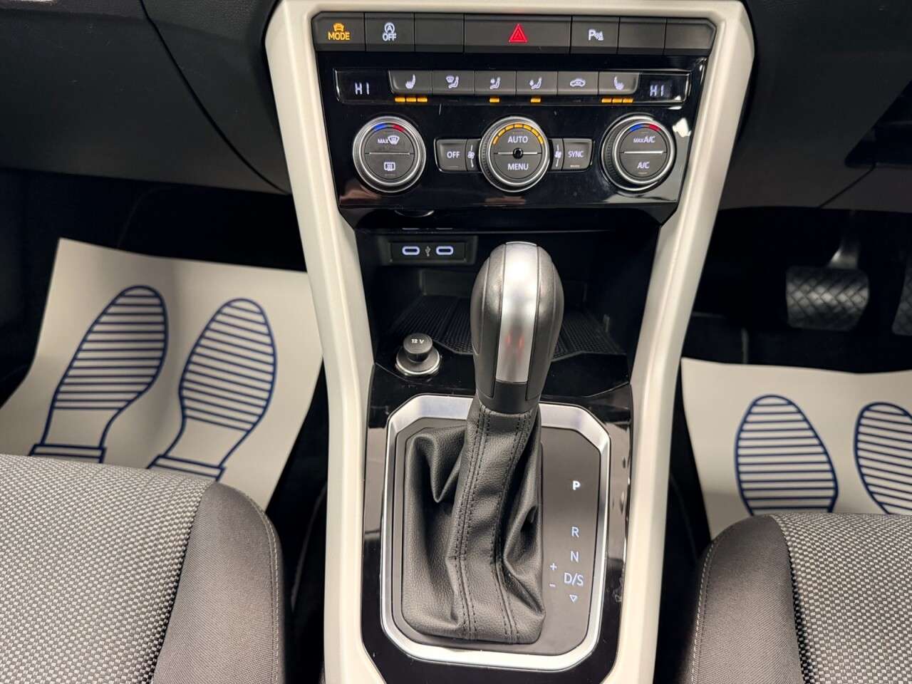 2021 VOLKSWAGEN T-ROC 2021 VOLKSWAGEN T-ROC