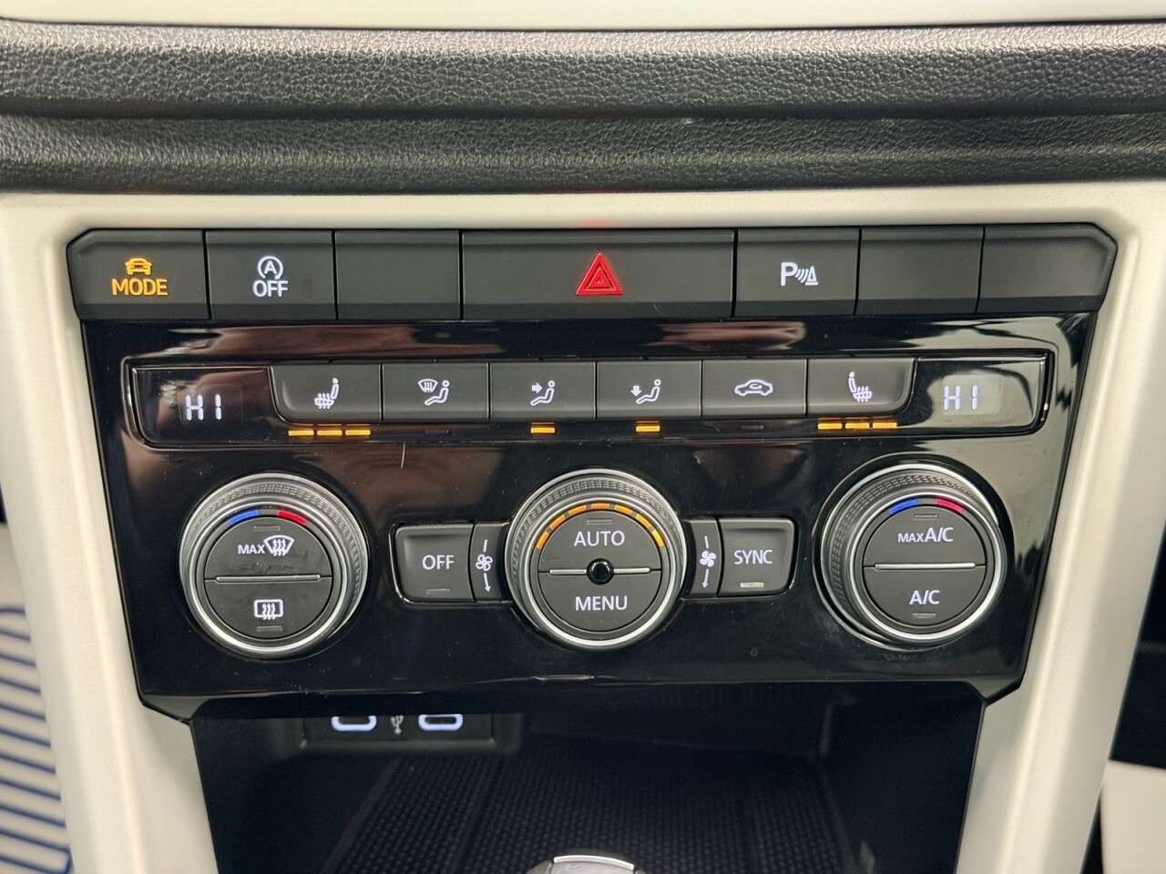2021 VOLKSWAGEN T-ROC 2021 VOLKSWAGEN T-ROC