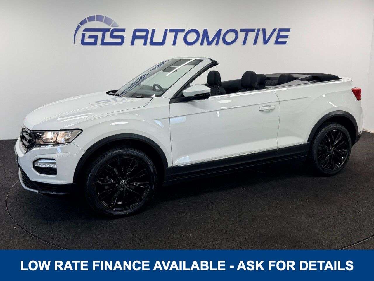 A 2021 VOLKSWAGEN T-ROC CABRIOLET 1.5 TSI EVO DESIGN DSG AUTO 150 BHP + SAT NAV + HEATED SEATS SIX A 2021 VOLKSWAGEN T-ROC CABRIOLET 1.5 TSI EVO DESIGN DSG AUTO 150 BHP + SAT NAV + HEATED SEATS SIX