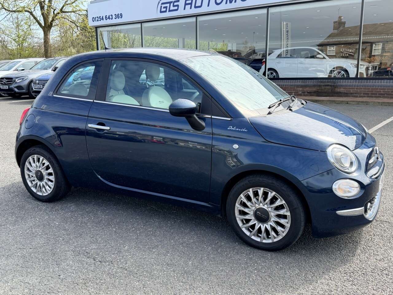 A 2023 FIAT 500 1.0 MHEV DOLCEVITA 70 BHP A 2023 FIAT 500 1.0 MHEV DOLCEVITA 70 BHP