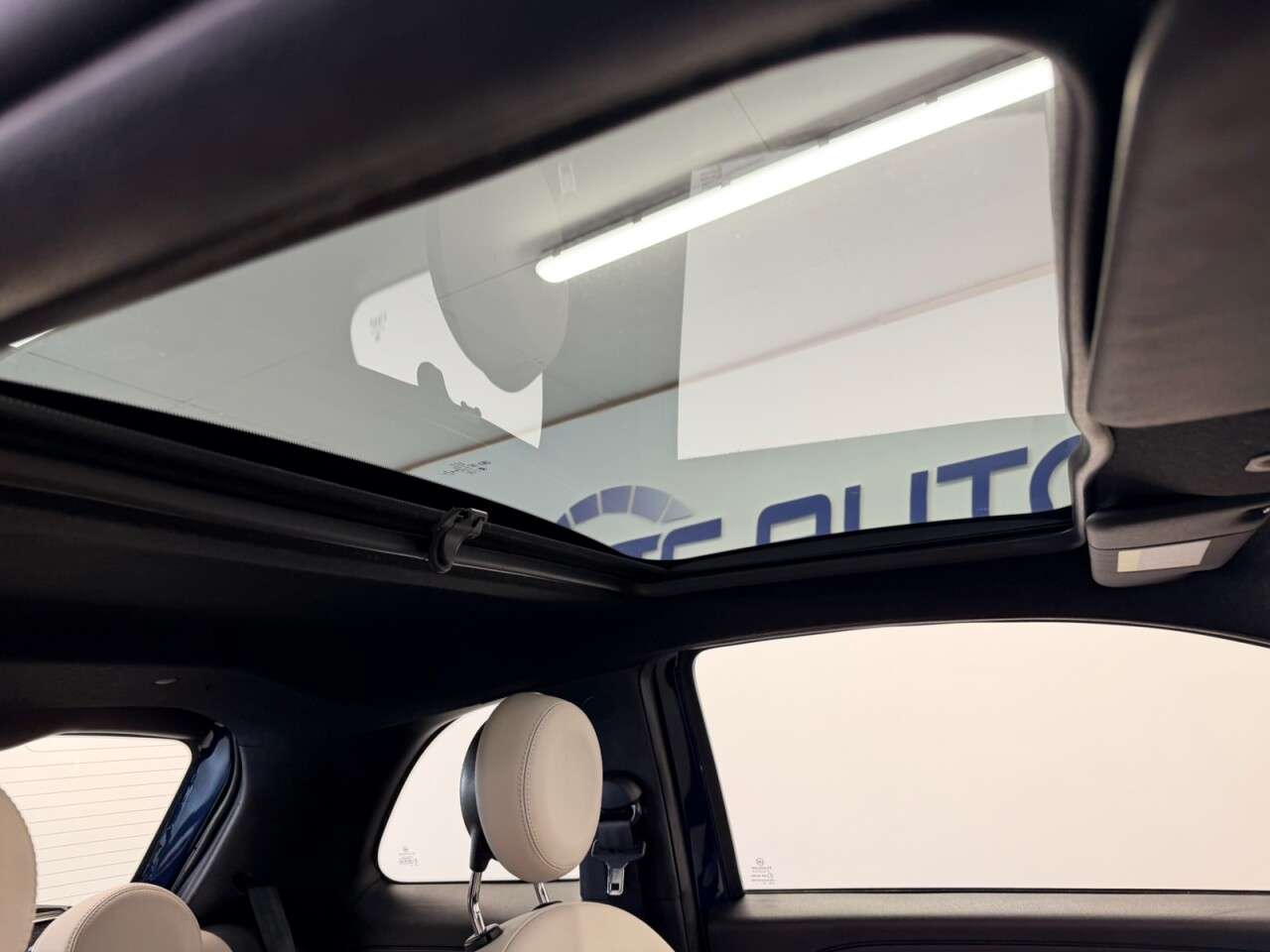 A 2023 FIAT 500 1.0 MHEV DOLCEVITA 70 BHP + GLASS SUNROOF + APPLE PLAY + PARK SENSORS SIX M A 2023 FIAT 500 1.0 MHEV DOLCEVITA 70 BHP + GLASS SUNROOF + APPLE PLAY + PARK SENSORS SIX M