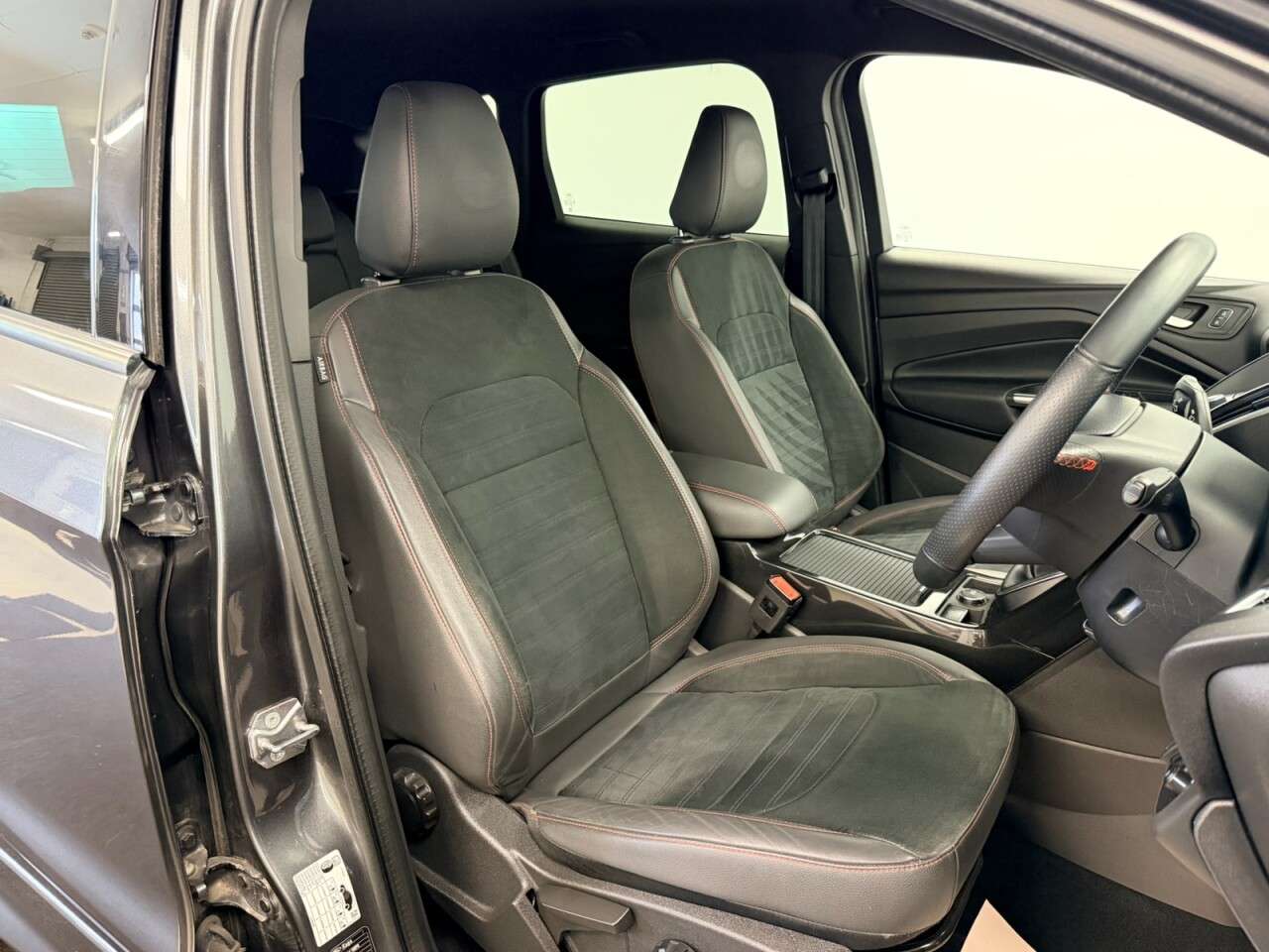 A 2019 FORD KUGA 1.5 TURBO ECOBOOST ST-LINE 150 BHP + SAT NAV + PARKING SENSORS SIX MONTH WA A 2019 FORD KUGA 1.5 TURBO ECOBOOST ST-LINE 150 BHP + SAT NAV + PARKING SENSORS SIX MONTH WA