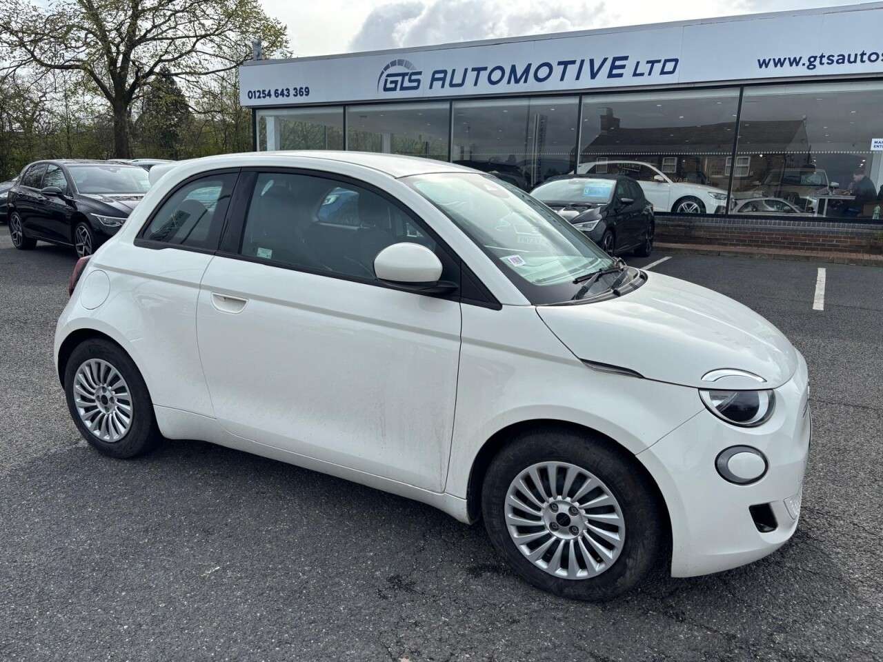 A 2022 FIAT 500E 24kWh ACTION ELECTRIC AUTO 95 BHP A 2022 FIAT 500E 24kWh ACTION ELECTRIC AUTO 95 BHP