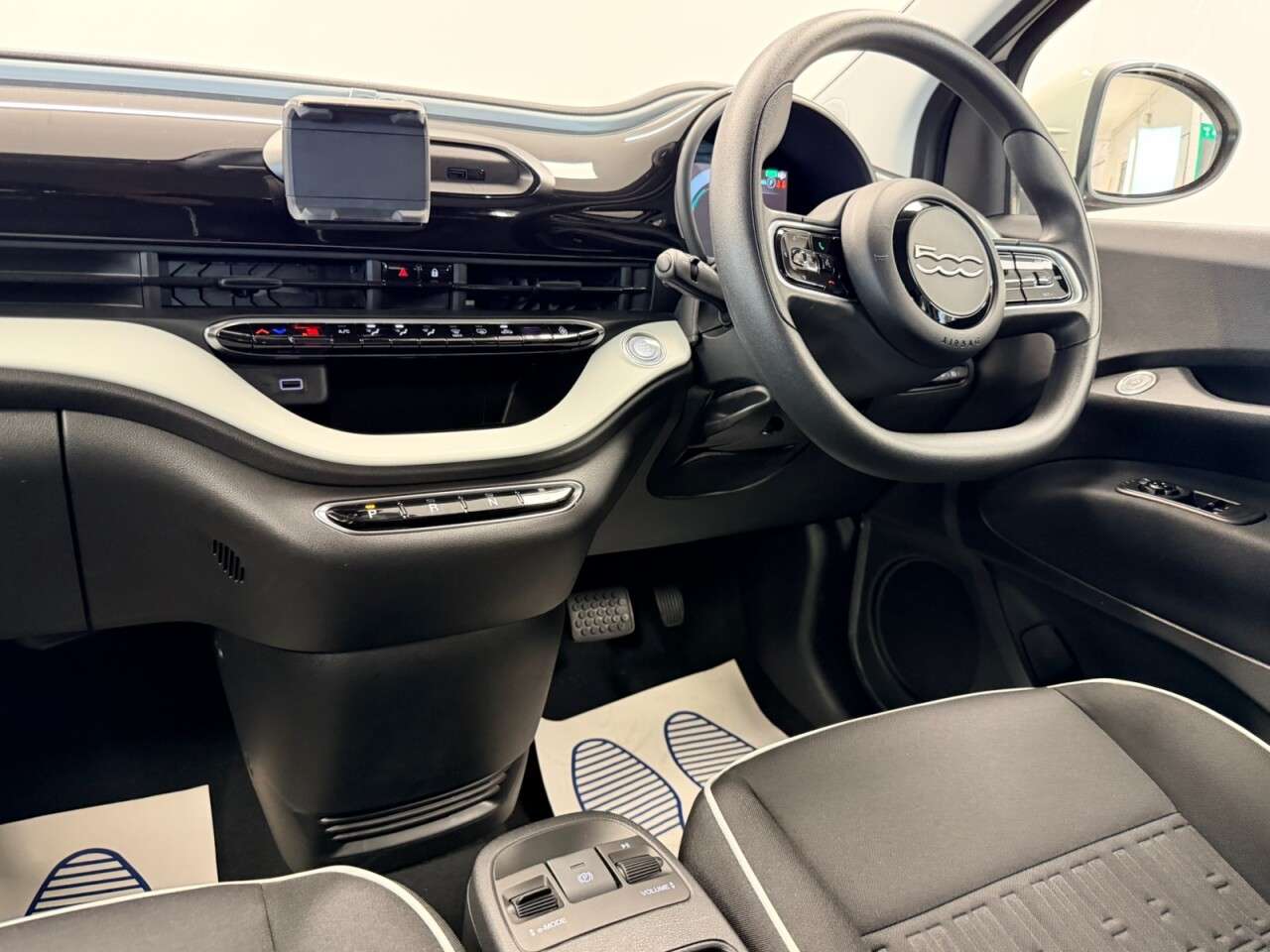 2022 FIAT 500E 2022 FIAT 500E