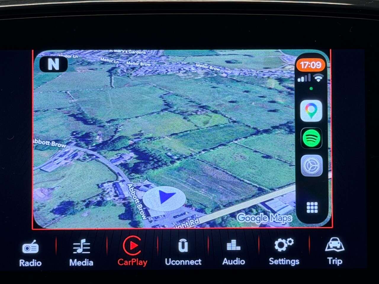 A 2022 FIAT 500 1.0 MHEV DOLCEVITA 70 BHP + GLASS SUNROOF + APPLE CAR PLAY SIX MONTH WARRAN A 2022 FIAT 500 1.0 MHEV DOLCEVITA 70 BHP + GLASS SUNROOF + APPLE CAR PLAY SIX MONTH WARRAN