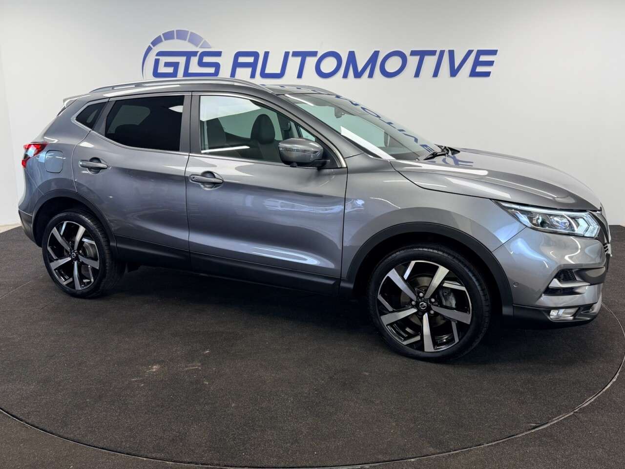 A 2019 NISSAN QASHQAI 1.3 DIG-T TEKNA 140 BHP + SAT NAV + GLASS SUNROOF SIX WARRANTY MARCH 2027 M A 2019 NISSAN QASHQAI 1.3 DIG-T TEKNA 140 BHP + SAT NAV + GLASS SUNROOF SIX WARRANTY MARCH 2027 M