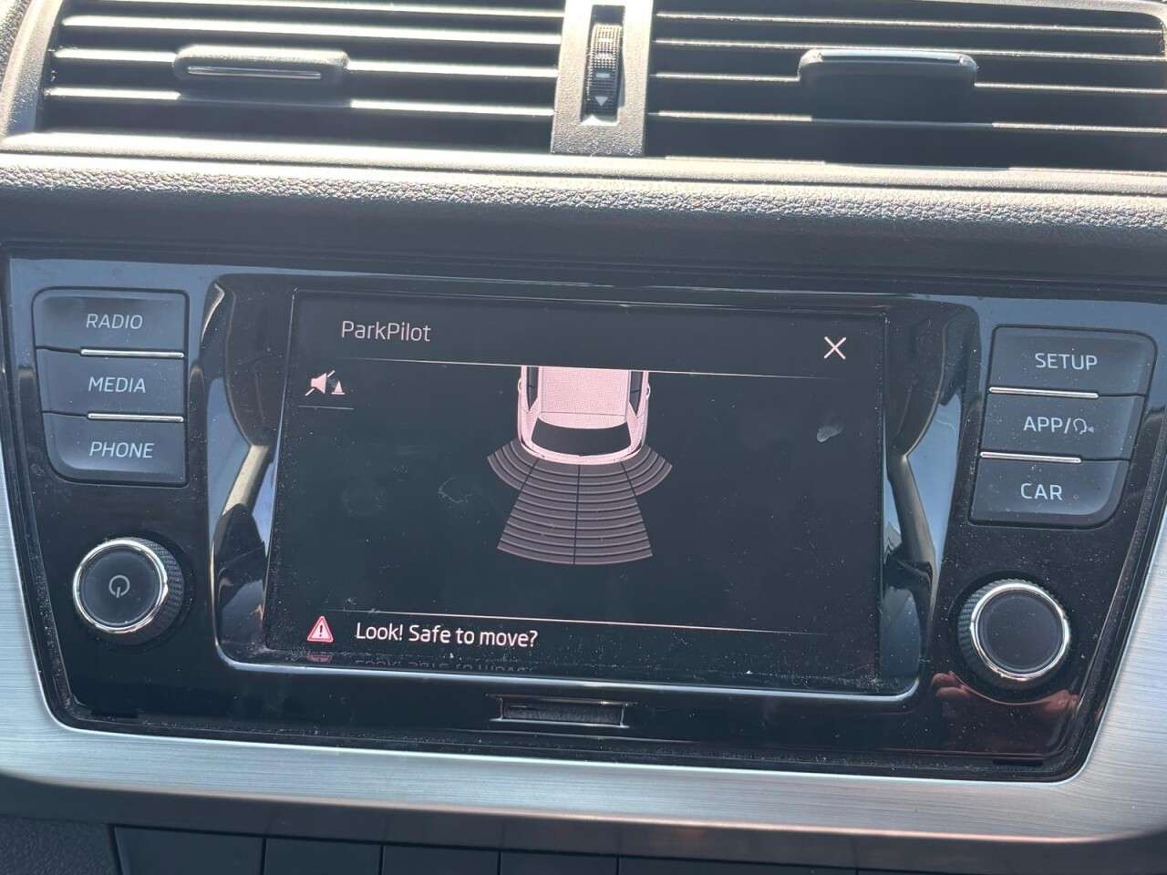 A 2019 SKODA FABIA 1.0 TSI COLOUR EDITION FIVE DOOR 95 BHP A 2019 SKODA FABIA 1.0 TSI COLOUR EDITION FIVE DOOR 95 BHP