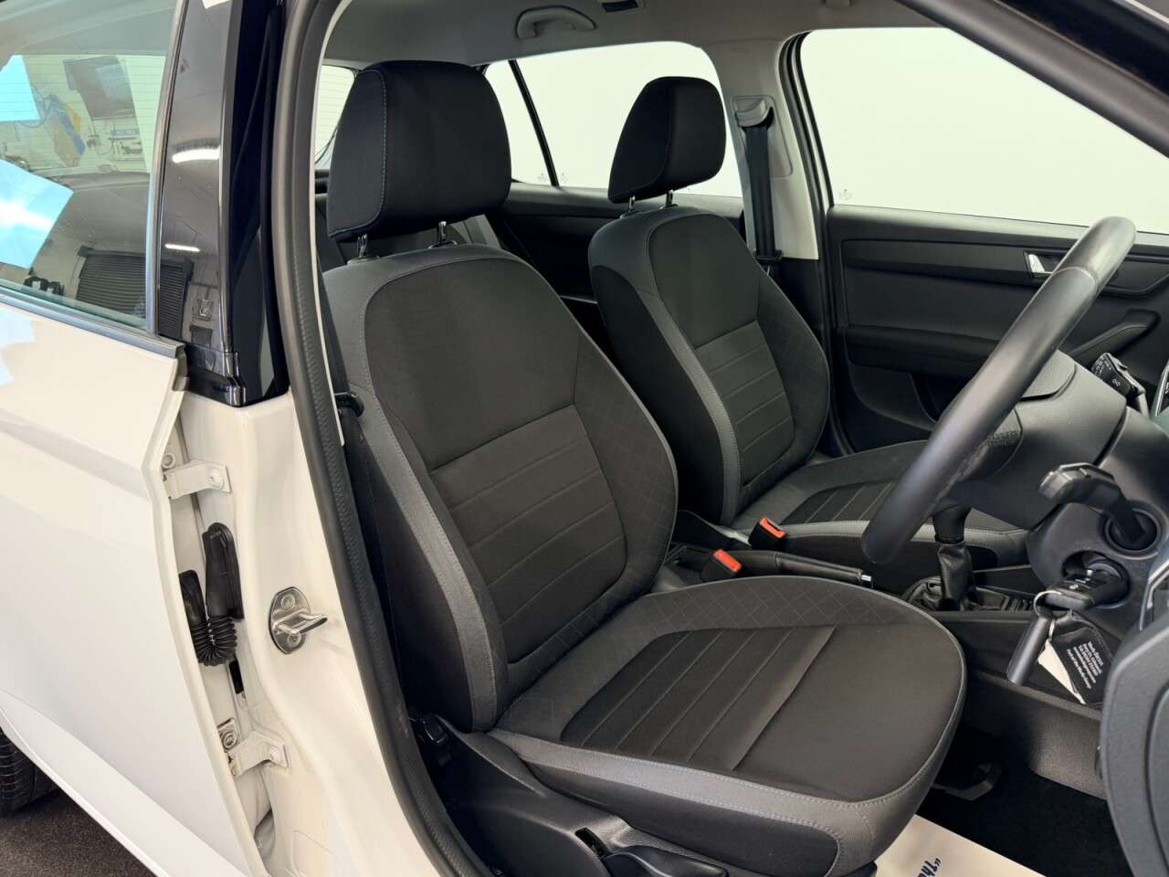 A 2019 SKODA FABIA 1.0 TSI COLOUR EDITION FIVE DOOR 95 BHP + PARKING SENSORS + APPLE PLAY SIX A 2019 SKODA FABIA 1.0 TSI COLOUR EDITION FIVE DOOR 95 BHP + PARKING SENSORS + APPLE PLAY SIX