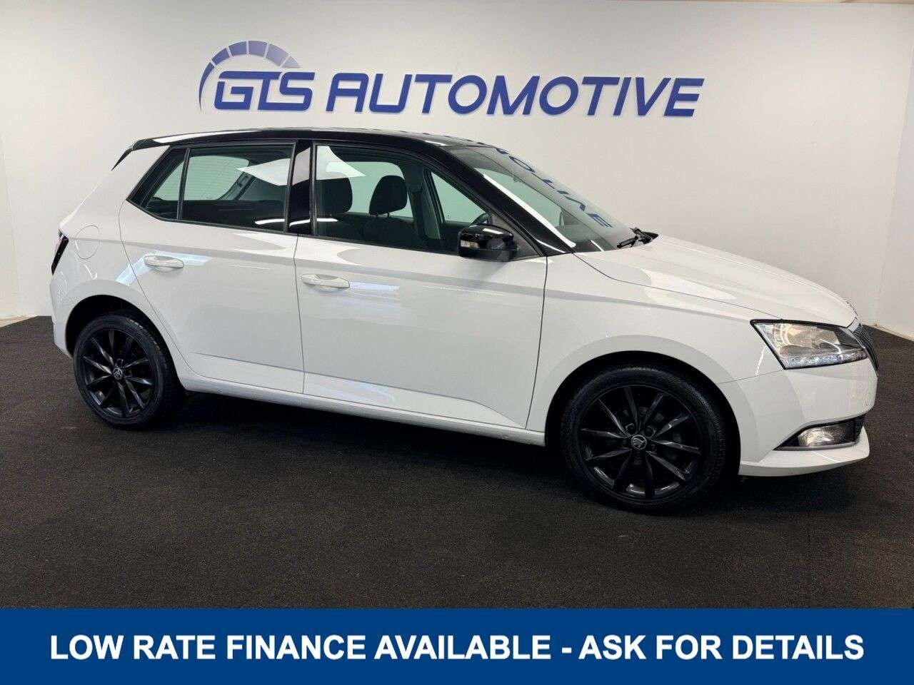 A 2019 SKODA FABIA 1.0 TSI COLOUR EDITION FIVE DOOR 95 BHP + PARKING SENSORS + APPLE PLAY SIX A 2019 SKODA FABIA 1.0 TSI COLOUR EDITION FIVE DOOR 95 BHP + PARKING SENSORS + APPLE PLAY SIX
