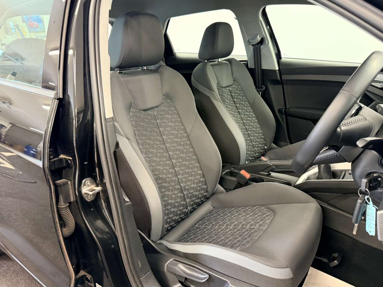 A 2019 AUDI A1 SPORTBACK 1.0 TFSI 25 SPORT FIVE DOOR 95 BHP + APPLE CAR PLAY + PARK SENSOR A 2019 AUDI A1 SPORTBACK 1.0 TFSI 25 SPORT FIVE DOOR 95 BHP + APPLE CAR PLAY + PARK SENSOR
