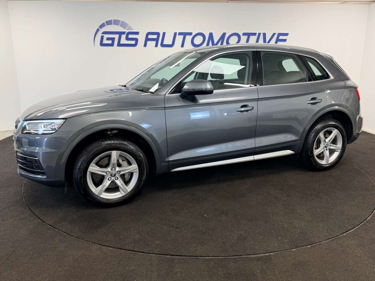 A 2019 AUDI Q5 2.0 TDI 40 SPORT S-TRONIC AUTO QUATTRO 190 BHP + SAT NAV + HEATED LEATHER S A 2019 AUDI Q5 2.0 TDI 40 SPORT S-TRONIC AUTO QUATTRO 190 BHP + SAT NAV + HEATED LEATHER S
