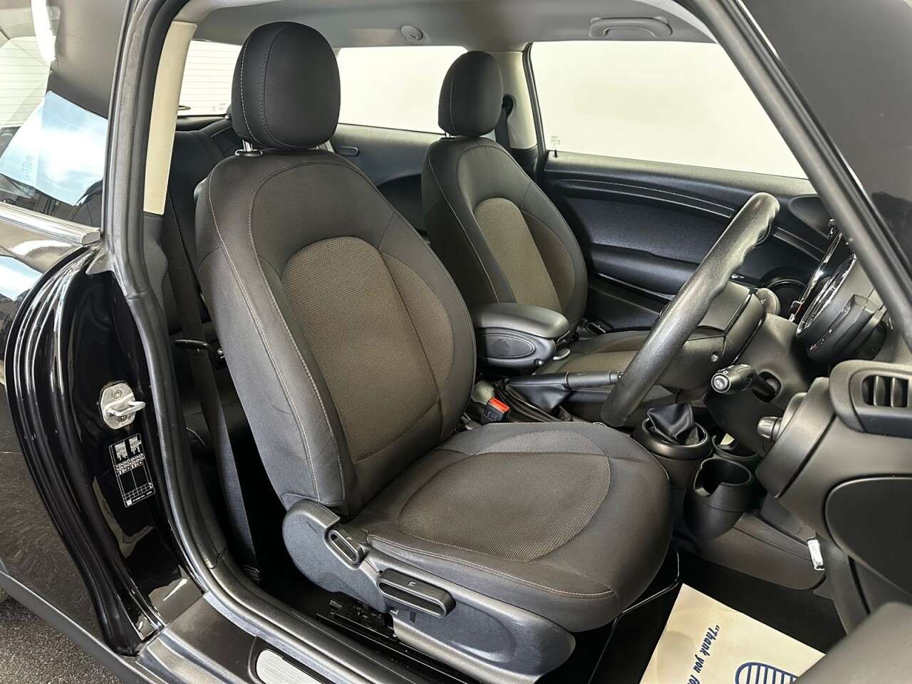 A 2019 MINI HATCH 1.5 COOPER CLASSIC THREE DOOR 135 BHP + REAR CAMERA + HEATED SEATS SIX MONT A 2019 MINI HATCH 1.5 COOPER CLASSIC THREE DOOR 135 BHP + REAR CAMERA + HEATED SEATS SIX MONT