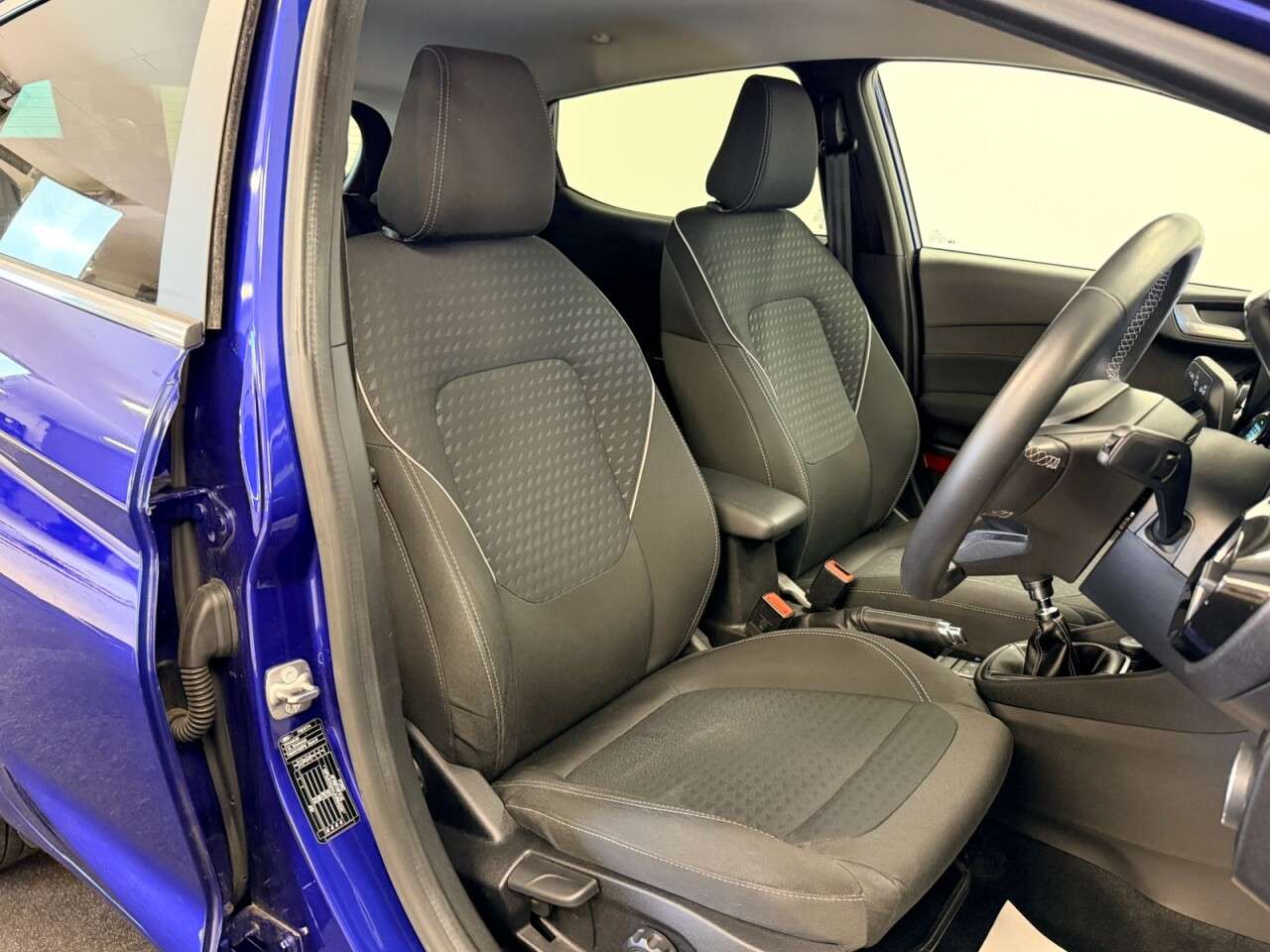 A 2017 FORD FIESTA 1.0 TURBO ECOBOOST TITANIUM FIVE DOOR 100 BHP + SAT NAV + APPLE CAR PLAY SI A 2017 FORD FIESTA 1.0 TURBO ECOBOOST TITANIUM FIVE DOOR 100 BHP + SAT NAV + APPLE CAR PLAY SI