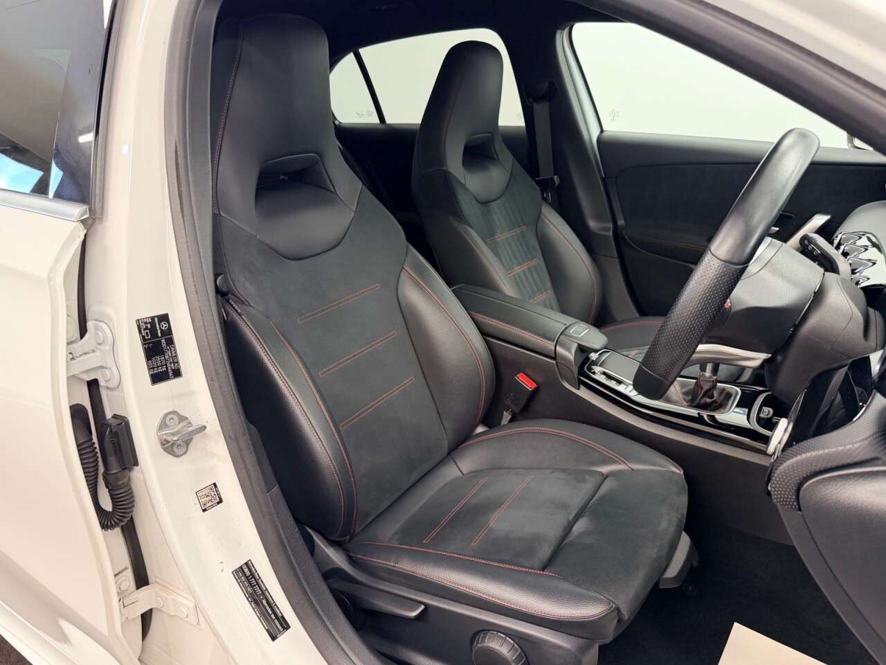 A 2019 MERCEDES-BENZ A CLASS A200 AMG LINE 165 BHP + SAT NAV + REAR CAMERA SIX MONTH WARRANTY MAY 2027 M A 2019 MERCEDES-BENZ A CLASS A200 AMG LINE 165 BHP + SAT NAV + REAR CAMERA SIX MONTH WARRANTY MAY 2027 M