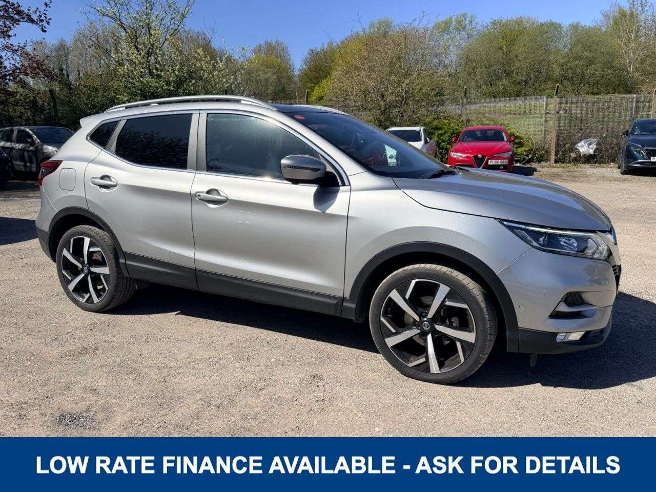A 2018 NISSAN QASHQAI 1.3 DIG-T TEKNA PLUS+ 140 BHP + SAT NAV + GLASS SUNROOF + HEATED LEATHER A 2018 NISSAN QASHQAI 1.3 DIG-T TEKNA PLUS+ 140 BHP + SAT NAV + GLASS SUNROOF + HEATED LEATHER