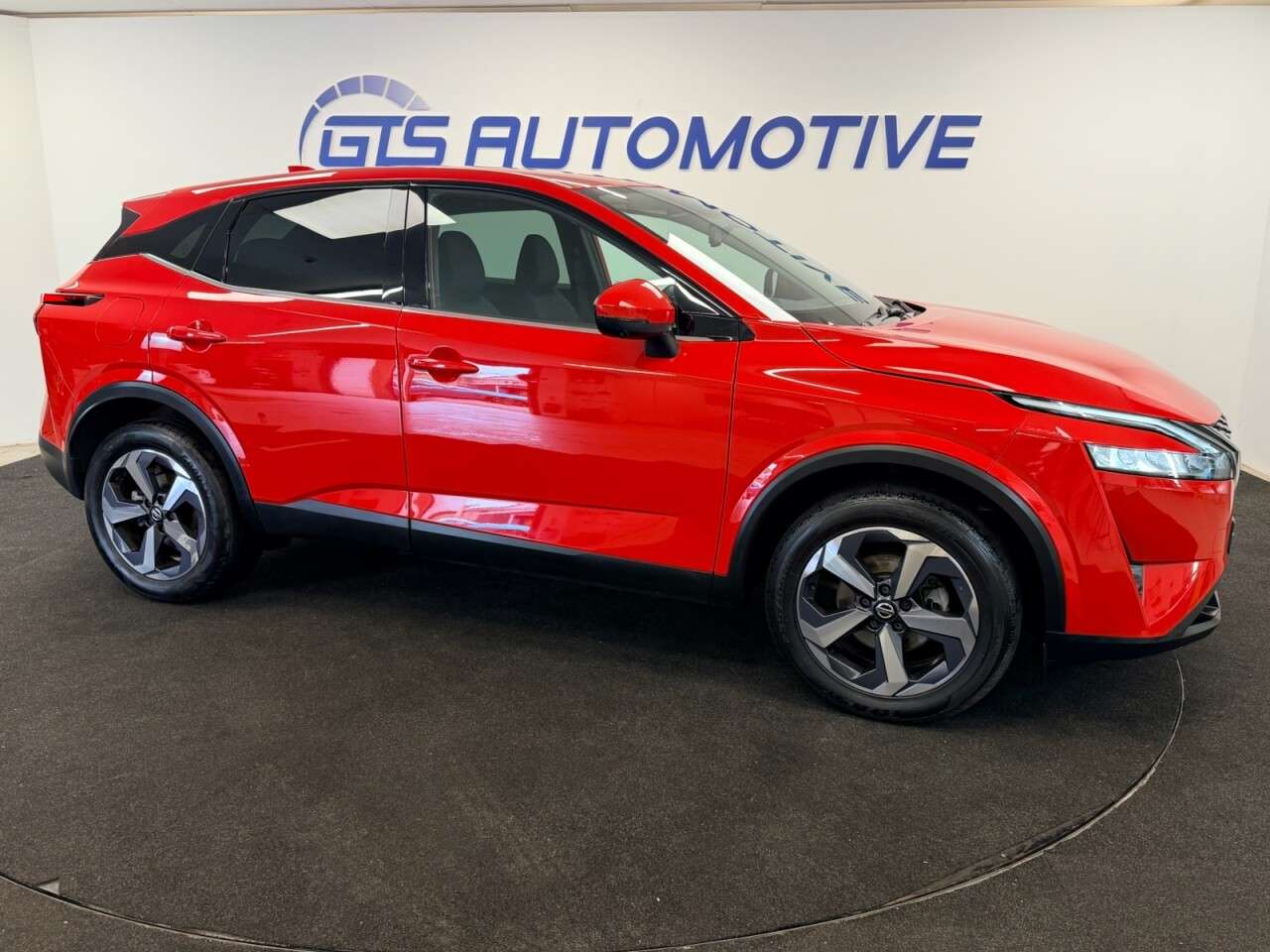 A 2022 NISSAN QASHQAI 1.3 DIG-T MHEV HYBRID N-CONNECTA 140 BHP + SAT NAV + REAR CAMERA SIX MONTH A 2022 NISSAN QASHQAI 1.3 DIG-T MHEV HYBRID N-CONNECTA 140 BHP + SAT NAV + REAR CAMERA SIX MONTH