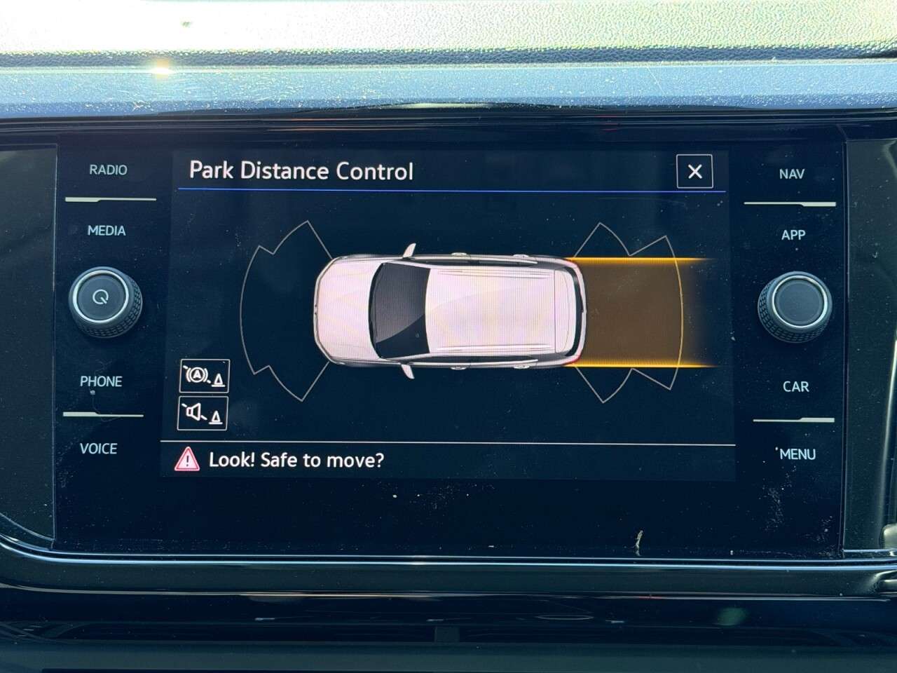 A 2023 VOLKSWAGEN T-CROSS 1.0 TSI BLACK EDITION FIVE DOOR 110 BHP + PARKING SENSORS + APPLE CAR PLAY A 2023 VOLKSWAGEN T-CROSS 1.0 TSI BLACK EDITION FIVE DOOR 110 BHP + PARKING SENSORS + APPLE CAR PLAY