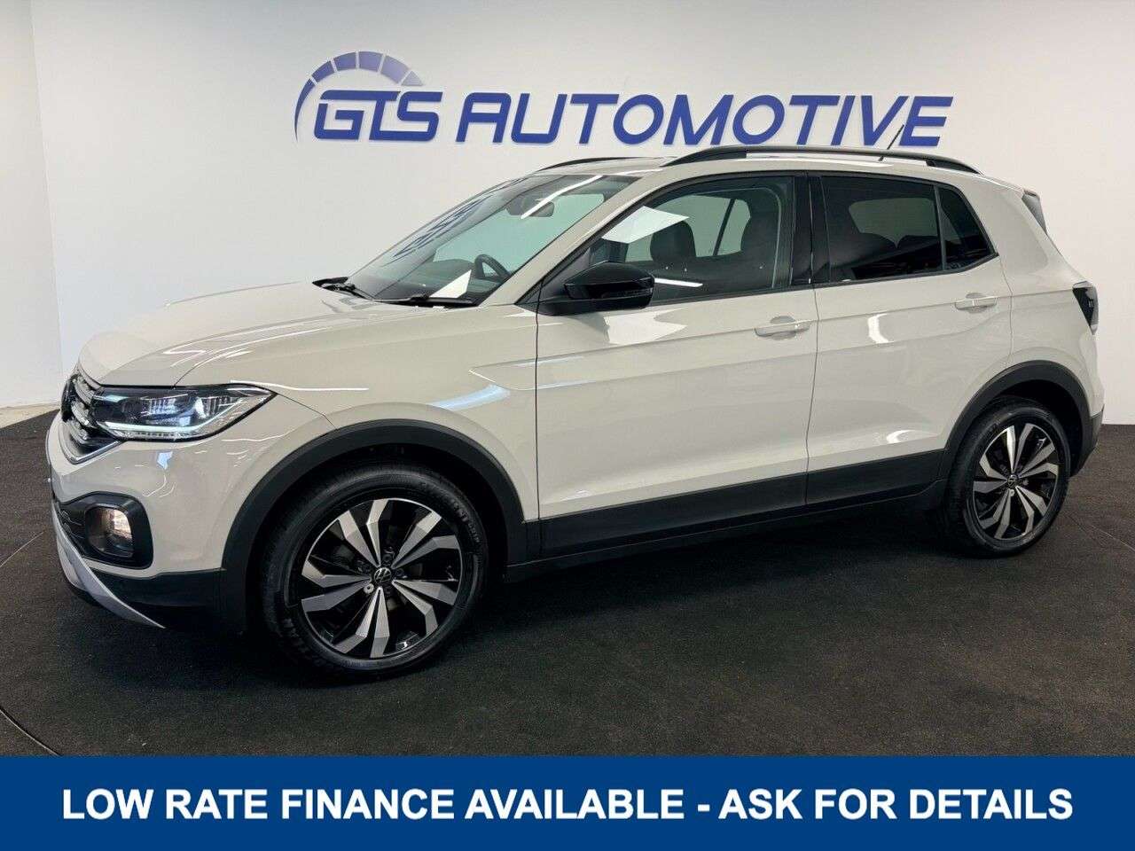 A 2023 VOLKSWAGEN T-CROSS 1.0 TSI BLACK EDITION FIVE DOOR 110 BHP + PARKING SENSORS + APPLE CAR PLAY A 2023 VOLKSWAGEN T-CROSS 1.0 TSI BLACK EDITION FIVE DOOR 110 BHP + PARKING SENSORS + APPLE CAR PLAY