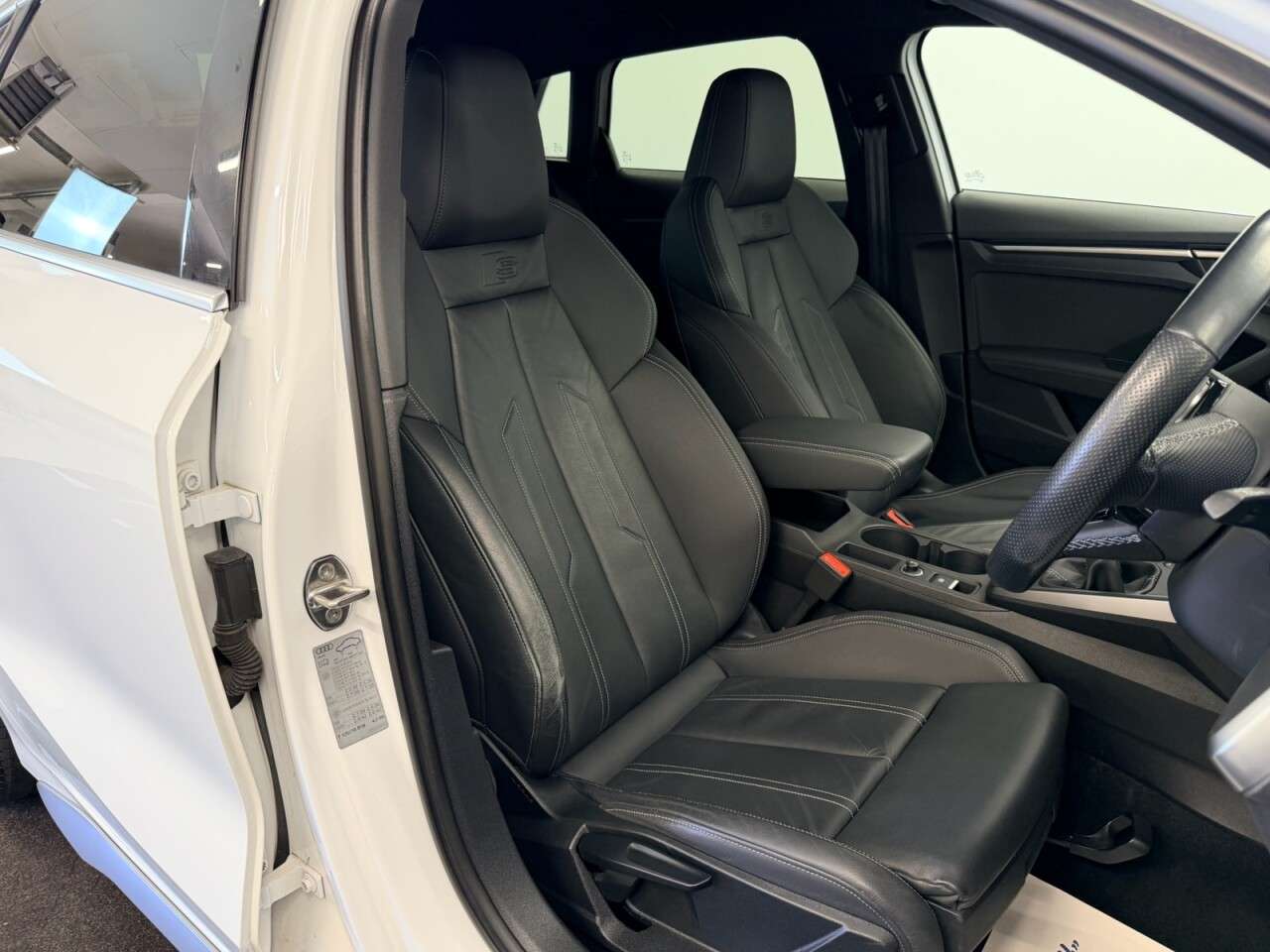 A 2021 AUDI A3 SPORTBACK 1.5 TFSI 35 S-LINE FIVE DOOR 150 BHP + SAT NAV + LEATHER SIX MONT A 2021 AUDI A3 SPORTBACK 1.5 TFSI 35 S-LINE FIVE DOOR 150 BHP + SAT NAV + LEATHER SIX MONT