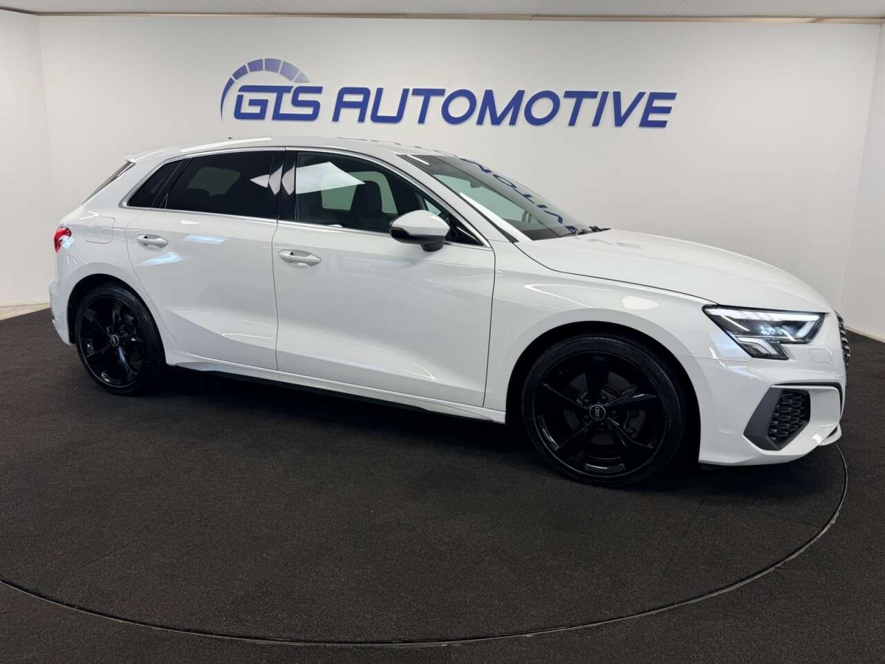 A 2021 AUDI A3 SPORTBACK 1.5 TFSI 35 S-LINE FIVE DOOR 150 BHP + SAT NAV + LEATHER SIX MONT A 2021 AUDI A3 SPORTBACK 1.5 TFSI 35 S-LINE FIVE DOOR 150 BHP + SAT NAV + LEATHER SIX MONT