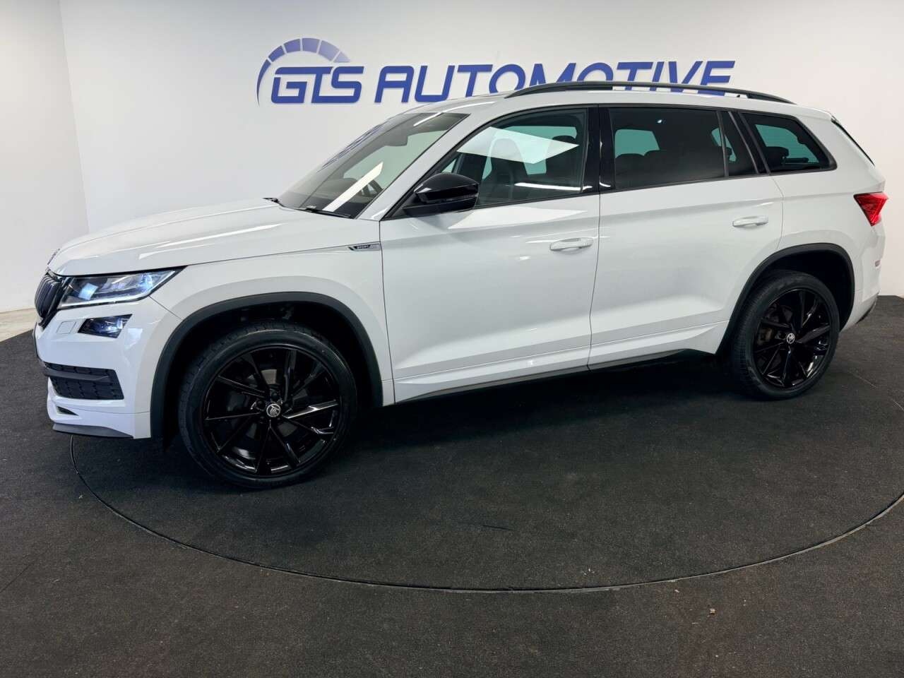 A 2019 SKODA KODIAQ 1.5 TSI ACT SPORTLINE DSG AUTO 4WD 150 BHP 7 SEATS + GLASS SUNROOF SIX MONT A 2019 SKODA KODIAQ 1.5 TSI ACT SPORTLINE DSG AUTO 4WD 150 BHP 7 SEATS + GLASS SUNROOF SIX MONT