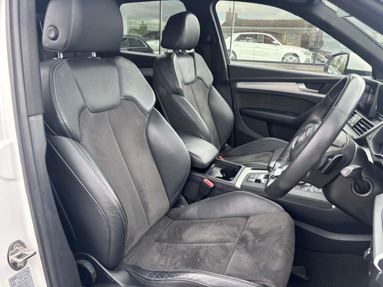 A 2019 AUDI Q5 2.0 TDI 40 S-LINE S-TRONIC QUATTRO 190 BHP + SAT NAV + REAR CAMERA + BANG O A 2019 AUDI Q5 2.0 TDI 40 S-LINE S-TRONIC QUATTRO 190 BHP + SAT NAV + REAR CAMERA + BANG O