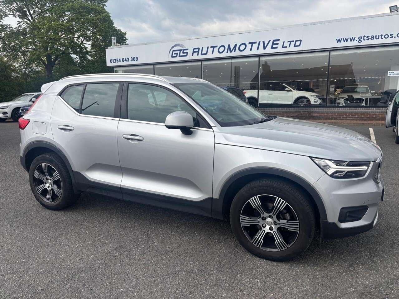 A 2019 VOLVO XC40 1.5 T3 INSCRIPTION 155 BHP A 2019 VOLVO XC40 1.5 T3 INSCRIPTION 155 BHP