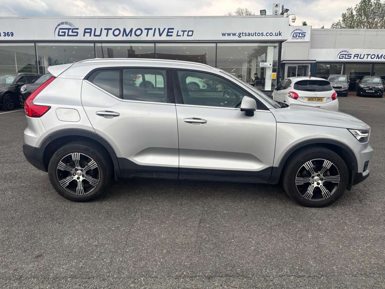 2019 VOLVO XC40 2019 VOLVO XC40