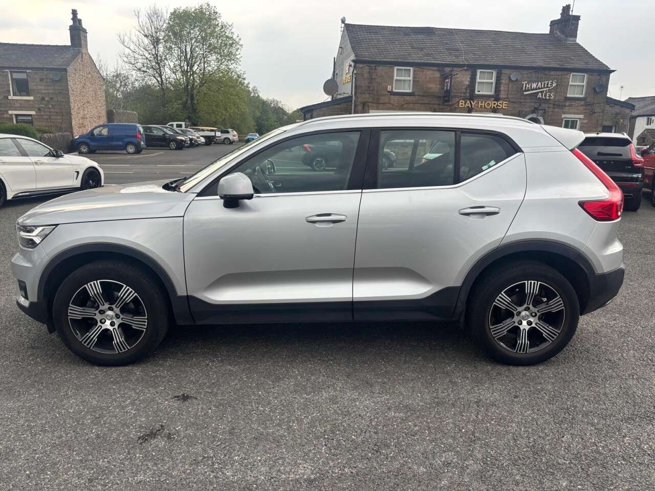 2019 VOLVO XC40 2019 VOLVO XC40