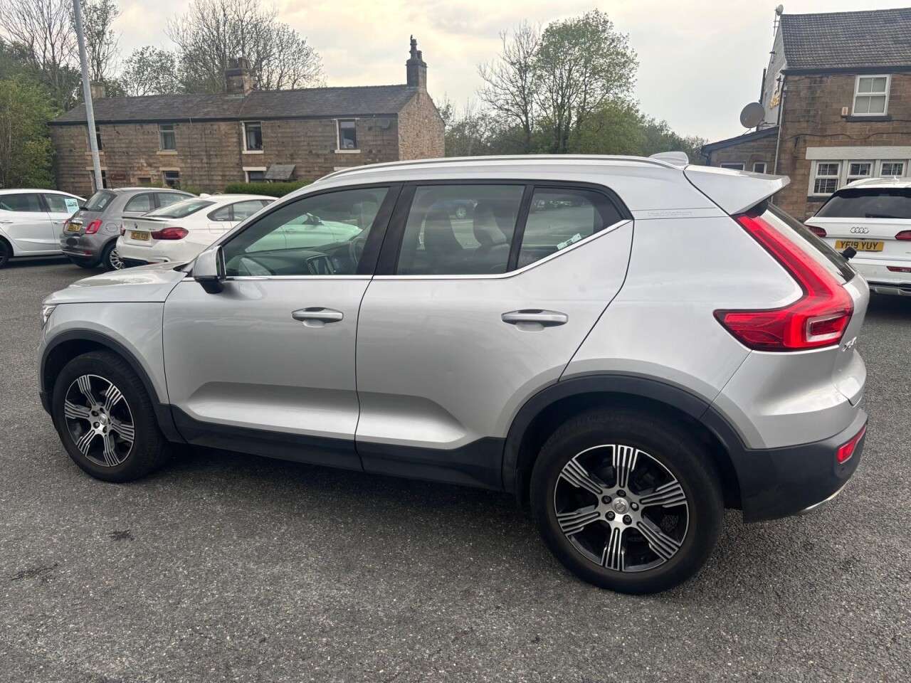 2019 VOLVO XC40 2019 VOLVO XC40